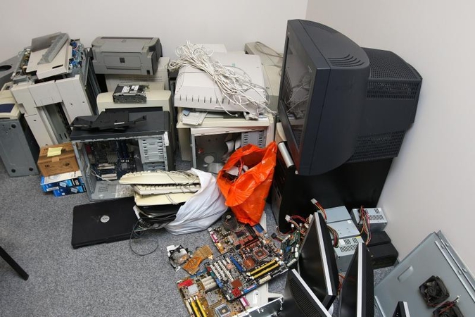 JAV pateikė kaltinimus Rusijai dėl elektronikos kontrabandos