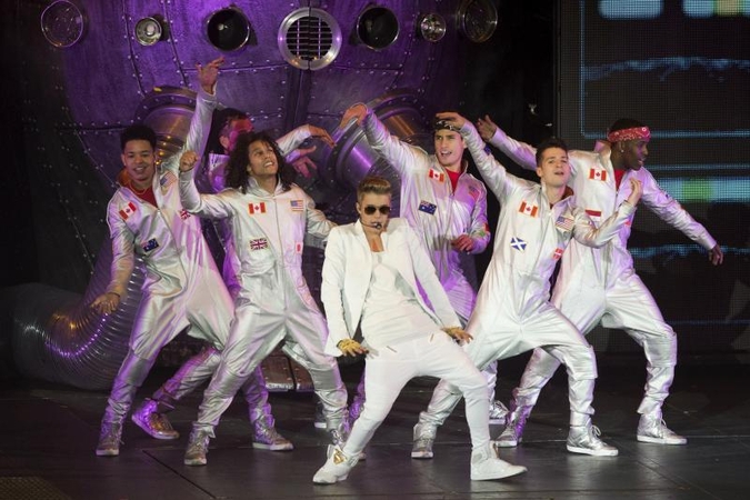 J. Bieberis dėkojo savo gerbėjams už palaikymą po koncerto Londone