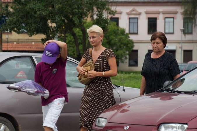 Atvykusi į teismą, N.Venckienė aplankė ir badautojus