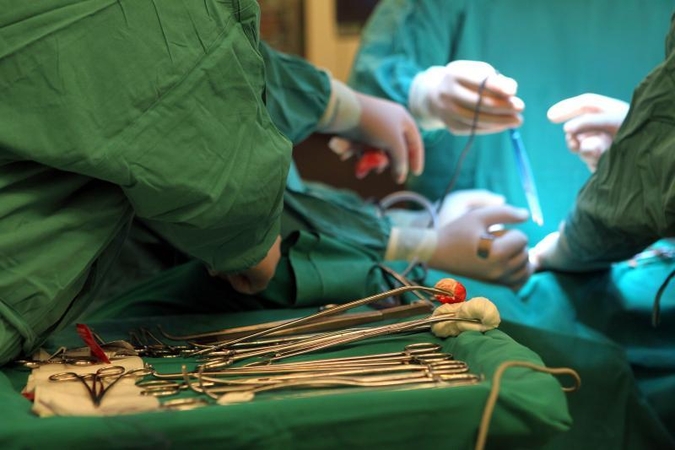 Gargžduose peiliu sužeistas 22 metų vaikinas, jį teko operuoti 