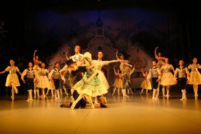 Šokio teatras gruodį kviečia į šventinius spektaklius