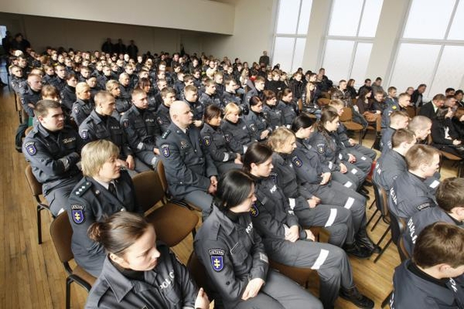 Lietuvos policiją papildys 64 nauji pareigūnai