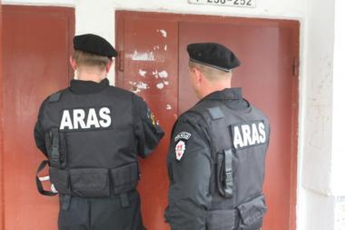 Partizanų gatvės gyventojus išgąsdino mįslingas radinys