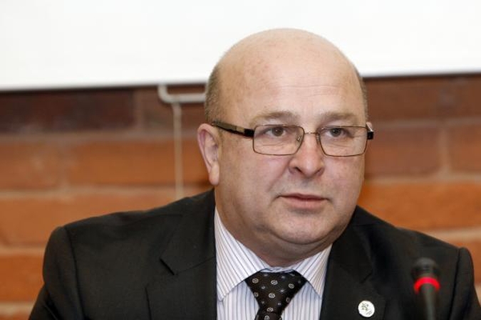 Valdžios dalybose - perversmas