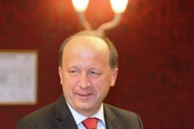 „Krizių šviesusis apaštalas“ vėl paskirtas premjeru