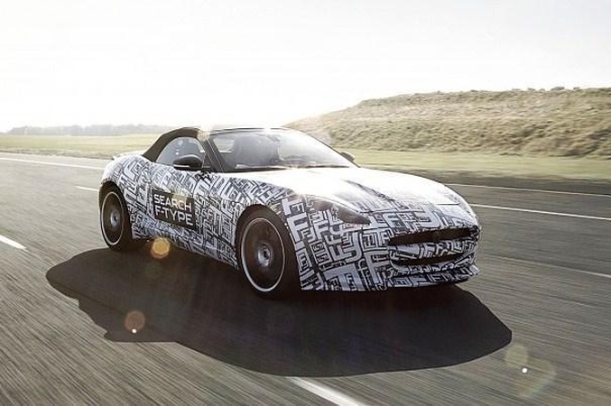 „Jaguar“ gamins sportinius automobilius „F-Type“