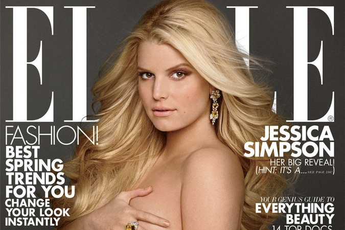 Jessica Simpson „Elle“ viršeliui pozavo nuoga garsiąja Demi poza