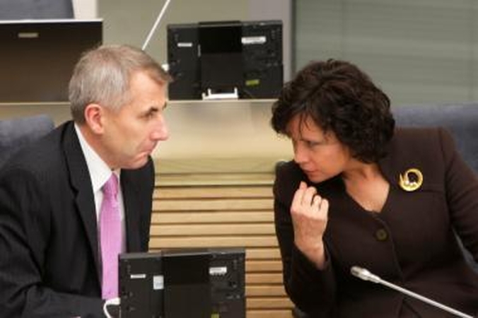 Ministerijos darbuotojams siūlo išeiti nemokamų atostogų