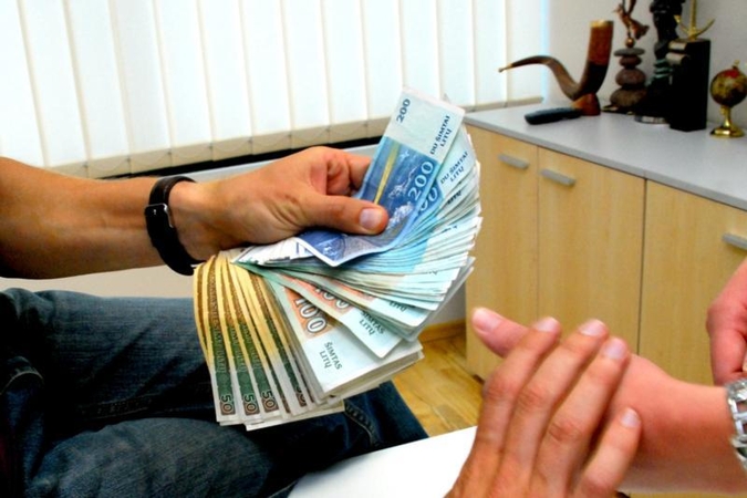 Grynųjų „vokeliams“ prasimanydavo už fiktyvius patalpų remontus