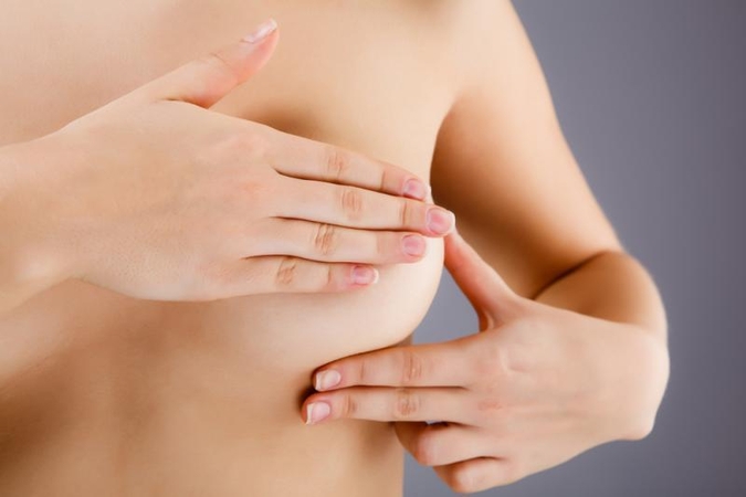 Prancūzijoje prasidėjo teismo procesas dėl nekokybiškų krūtų implantų 