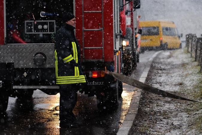 Ugniagesiai ir policija ragina per šventes pasirūpinti savo saugumu