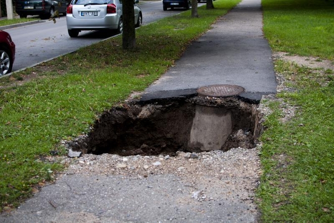Kauniečiai vagia ir duobių aptvarus?