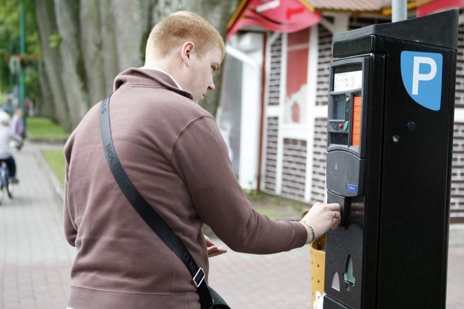 Rinkliavos už mašinų stovėjimą Klaipėdoje surinkta daugiau