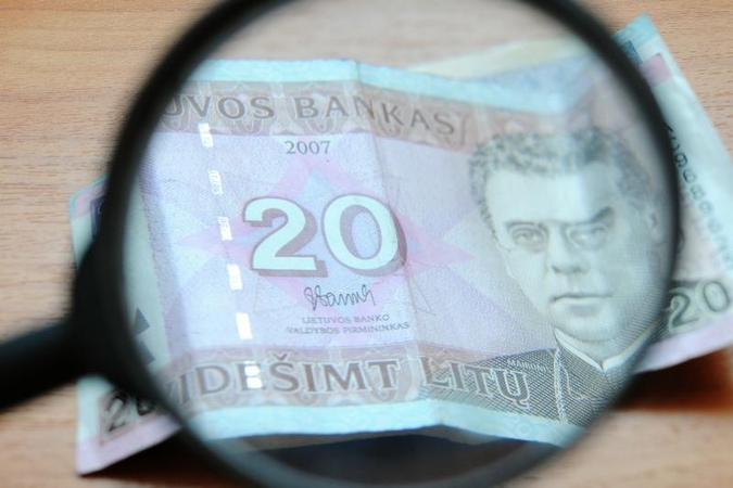 Trečdalis gyventojų teigia, kad jų finansinė padėtis pablogėjo