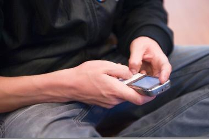 Interneto naršymas mobiliajame telefone tampa kasdienybe