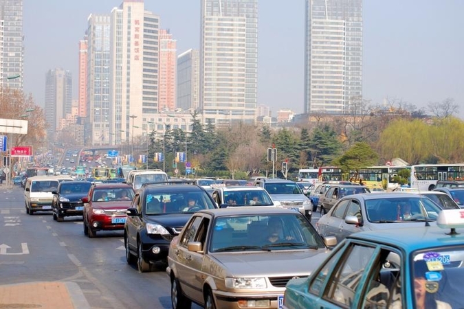 Kinijoje automobilių pardavimai ir toliau didėja