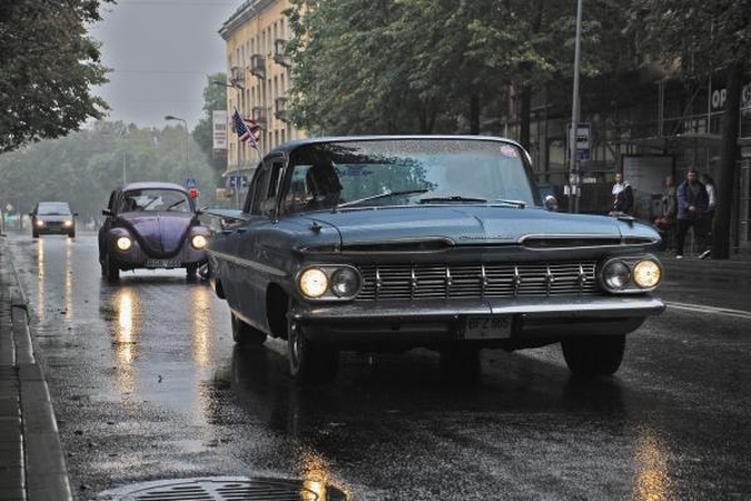 Senoviniai automobiliai Klaipėdoje palydėjo vasarą