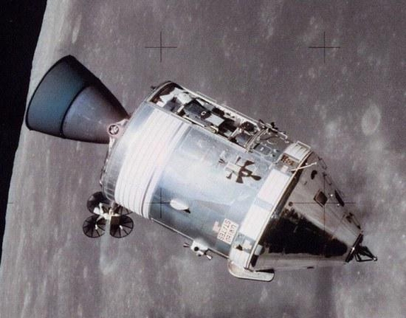 Vandenyno dugne teigia aptikęs „Apollo 11“ variklius