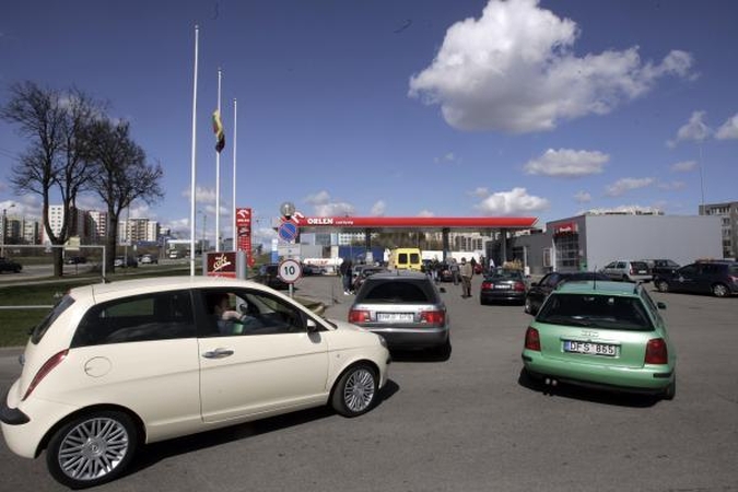 Dyzelinių automobilių populiarumas ima blėsti