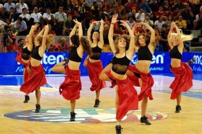 Finale varžysis "Žalgirio", "Lietuvos ryto" ir "Amber dance team" šokėjos