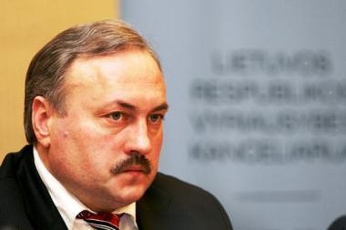 Teismas pradėjo nagrinėti atleisto iš pareigų Seimo kanclerio skundą 