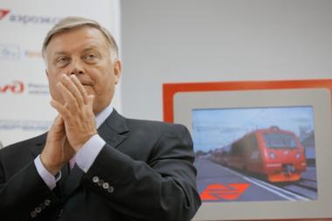 V.Jakunino apdovanojimo vingrybes tiriantis KT V.Adamkaus neapklaus