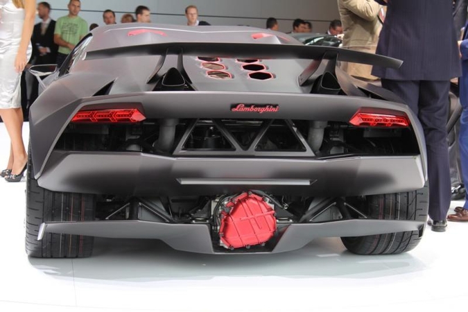 „Lamborghini“ sukūrė superautomobilį už 10 mln. Lt 