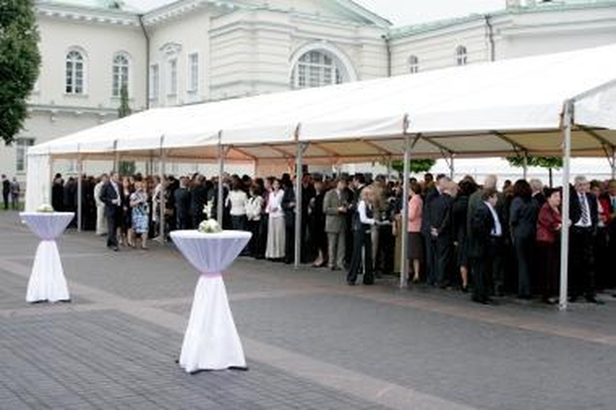 Liepos 6-ąją priėmimo Prezidentūros kieme nebus (papildyta 12.30 val.)
