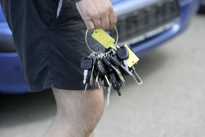 Europos Komisija: automobiliai atpigo, bet jų priežiūra brango
