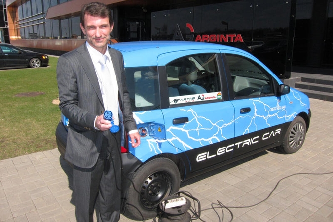 Žurnalistų ralio trasose - elektromobilis