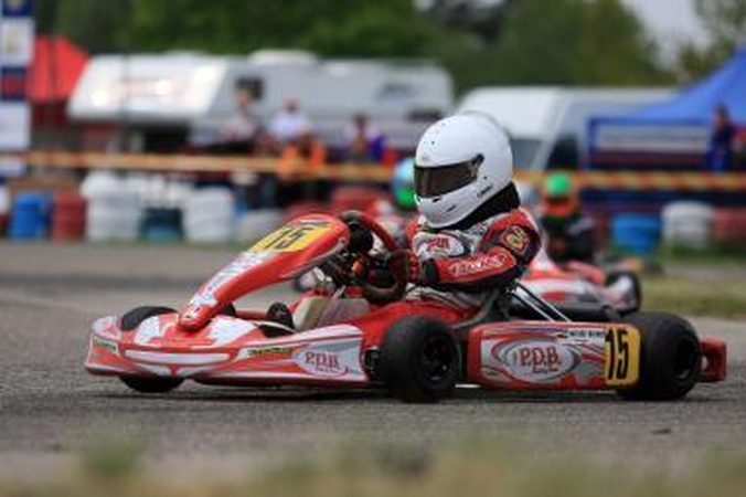 Žiemos trasoje – ir kartingai, ir pasimatymai 