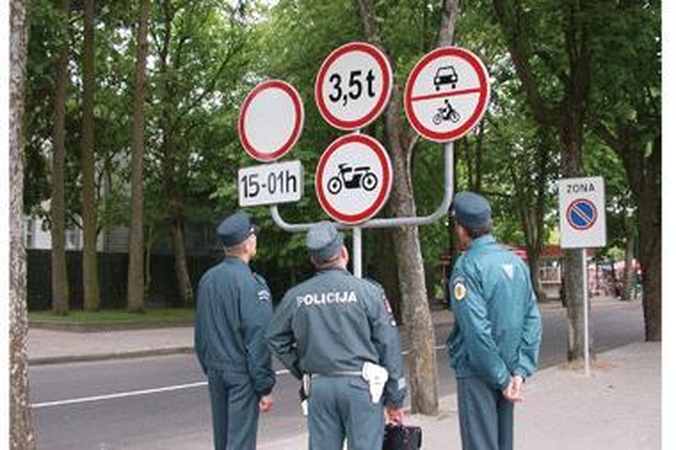 Praneškite apie netvarkingus kelio ženklus 