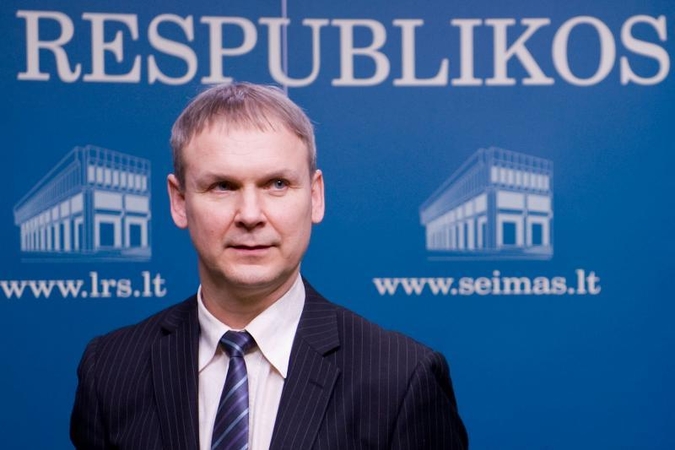 VRK: dainuodamas Kazlauskų koncerte L. Kernagis papirkinėjo rinkėjus 