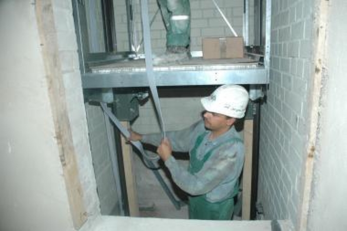 Sostinės gyventojai – liftų niokotojų įkaitai
