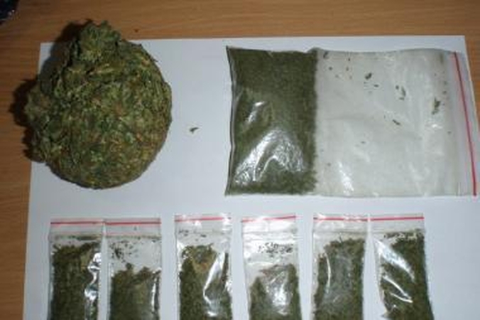 Elektrėnų narkomanus policijos pareigūnai paliko be tiekėjų