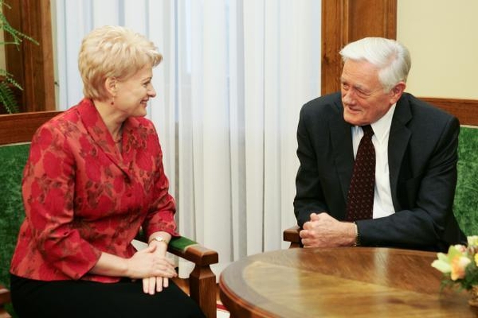 Didmiesčių gyventojai geriausiu Lietuvos prezidentu laiko V.Adamkų