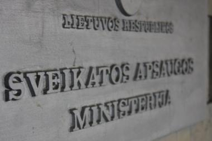 Sveikatos apsaugos ministerija pažadus taupyti pamiršo 