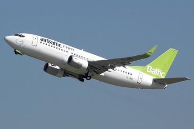 „airBaltic" nuo kovo pabaigos atsisako keturių tiesioginių skrydžių iš Vilniaus