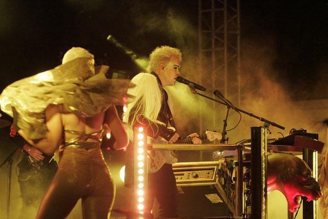Lauktieji “Empire of the sun” Be2gether” publikos neužkaitino