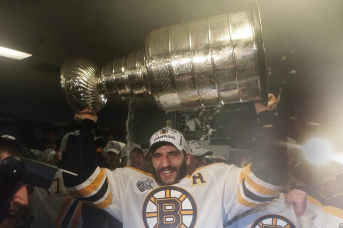 Bostono "Bruins" palieka M.Recchis