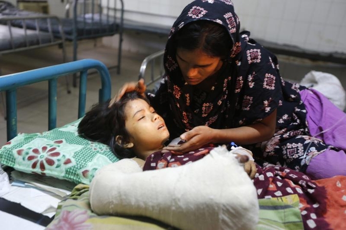Nelaimės Bangladeše aukų skaičius pasiekė 304 (atnaujinta)