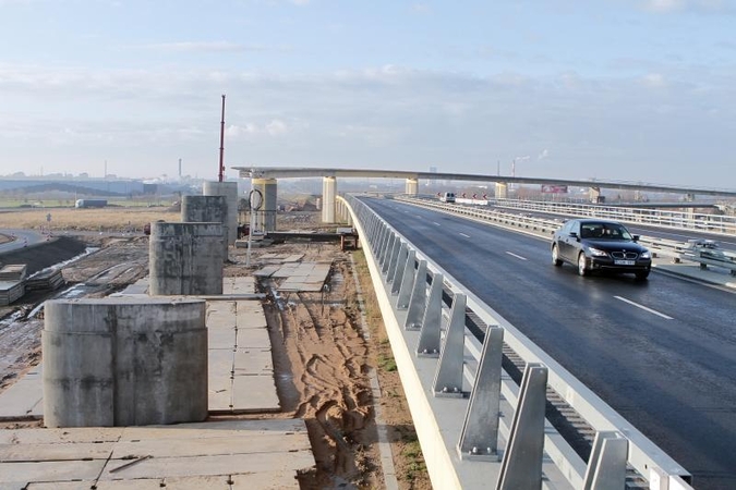 Jakų žiede įpusėjo antrojo etapo darbai 
