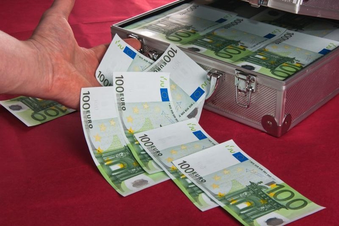 Kalbomis apie euro įvedimą pasinaudoję sukčiai išviliojo tūkstančius