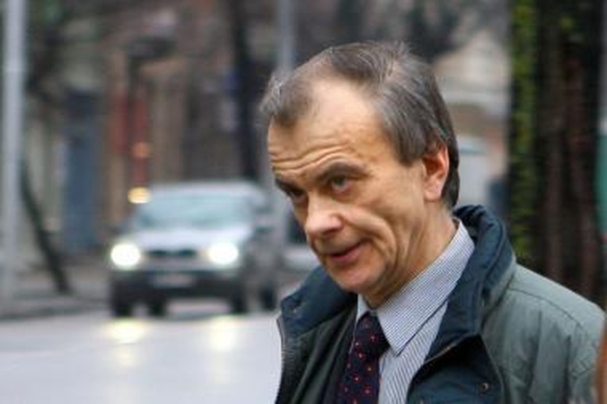 Garsiausias Lietuvos pedofilas teisiamas jam nedalyvaujant