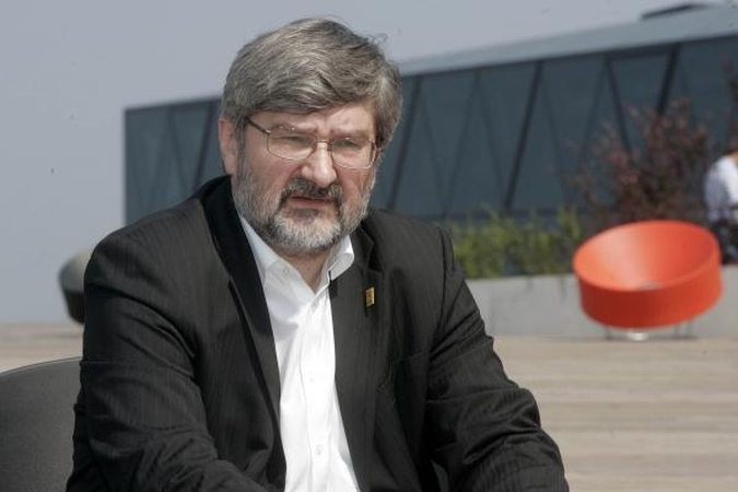 Kelionė iš baliaus užkirto kelią į ministeriją