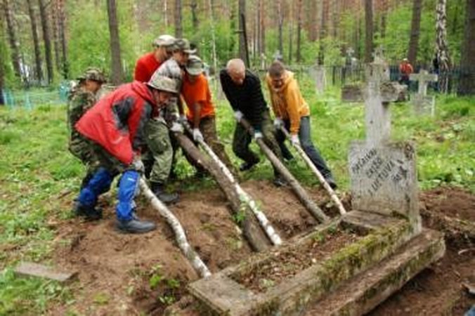 Vyriausybė svarsto skirti daugiau dėmesio tremtinių kapų Rusijoje priežiūrai