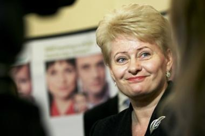 D.Grybauskaitė palaimins motinystės pašalpų mažinimo įstatymą?