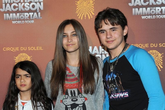 Michaelas Jacksonas norėjo normalios vaikystės savo vaikams