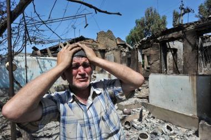 Etninės riaušės Kirgizijoje privedė prie humanitarinės katastrofos (papildyta)