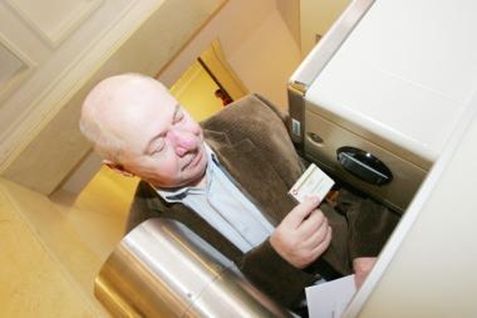 Užuot atleidusi valdininkus, savivaldybė perstumdys kėdes